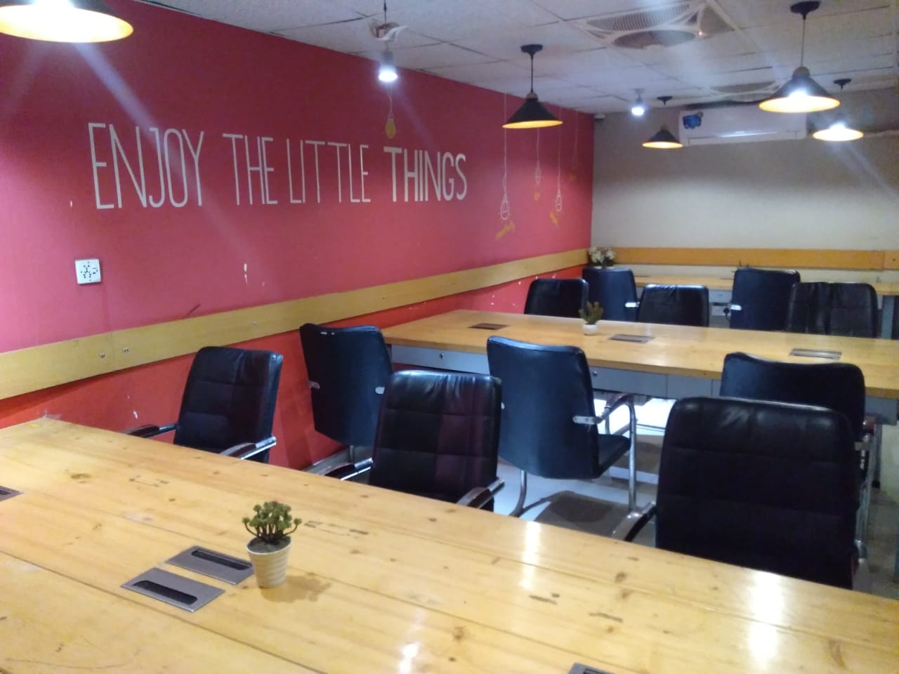 Room for 15 to 17 persons
